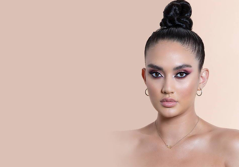 GET THE LOOK : SLEEK TOP KNOT